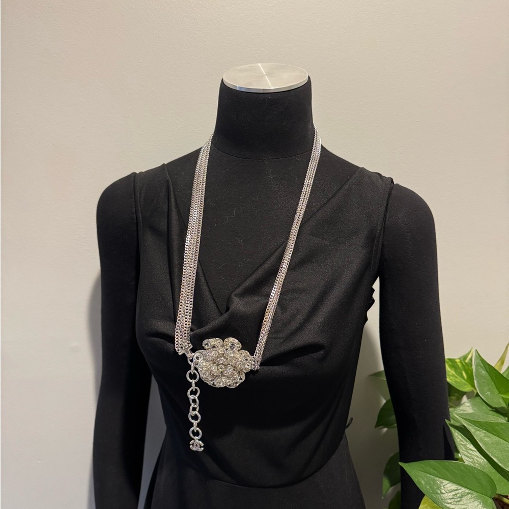 Authentic Chanel belt crystal rhinestone flower - Picture 12 of 13